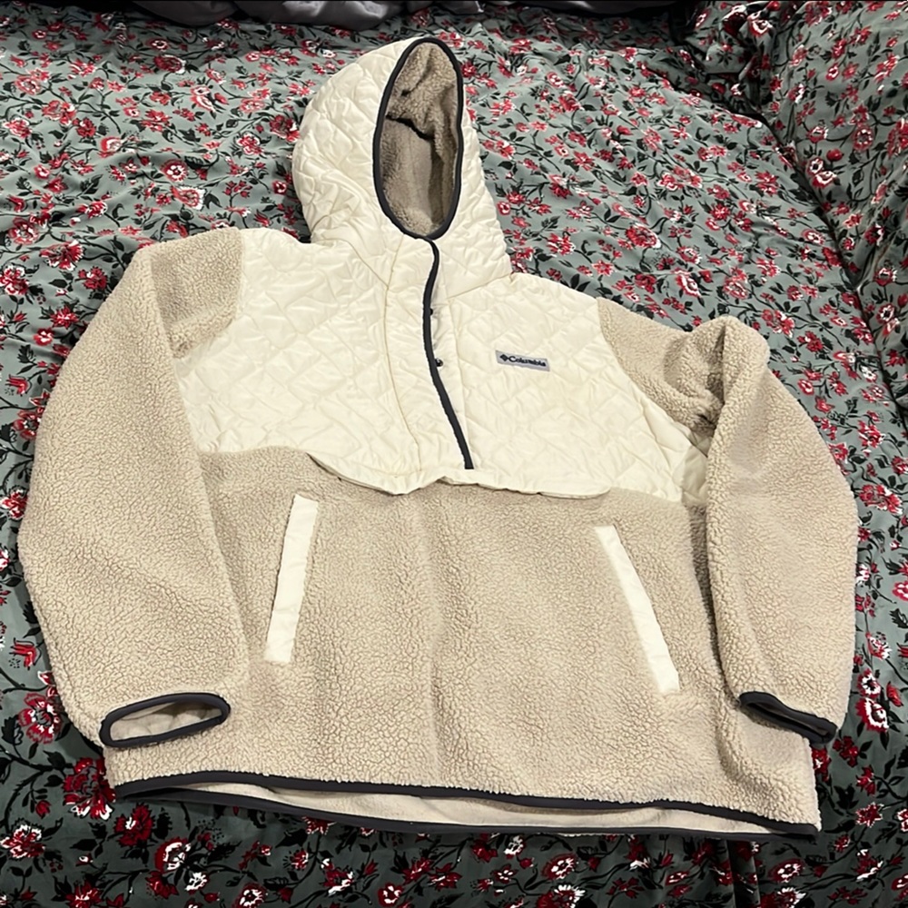 Columbia Cream and Tan Quilted Hooded Jacket